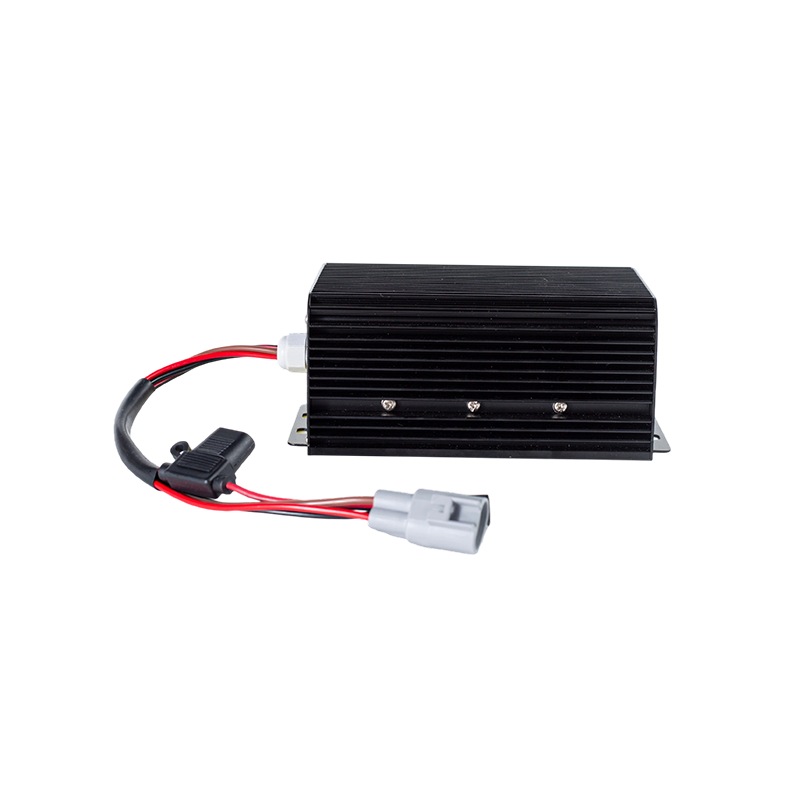 ประสิทธิภาพสูงมีเสถียรภาพเอาต์พุต IP65 กันฝุ่นทนน้ำมัน DC80V รถยกอินพุตกว้าง DC-DC แรงดันไฟฟ้าขั้นตอนลงโมดูล
