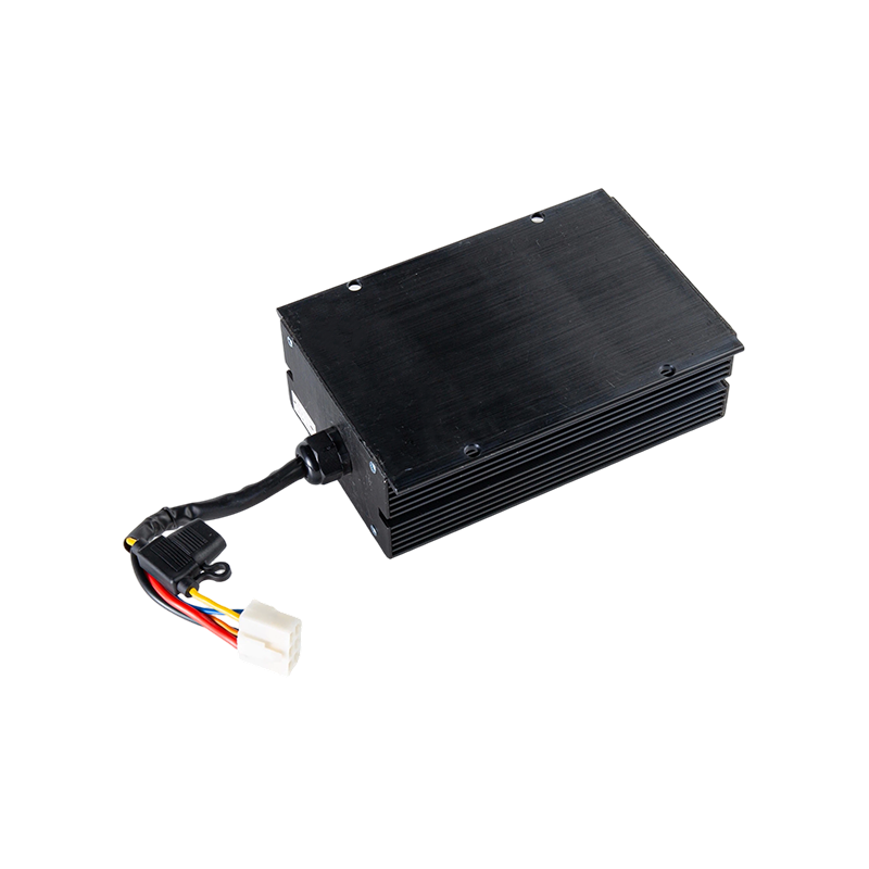 ประสิทธิภาพสูงมีเสถียรภาพเอาต์พุต IP65 กันฝุ่นทนน้ำมัน DC48V รถยกอินพุตกว้าง DC-DC แรงดันไฟฟ้าขั้นตอนลงโมดูล